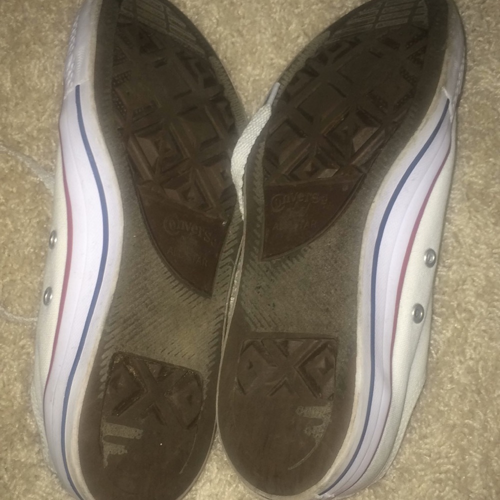 White low top converse - Picture 2 of 4
